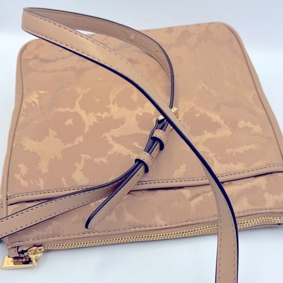 Michael Kors Jet Set Charm Large North/South Large Nylon Bag, purse - Picture 5 of 9